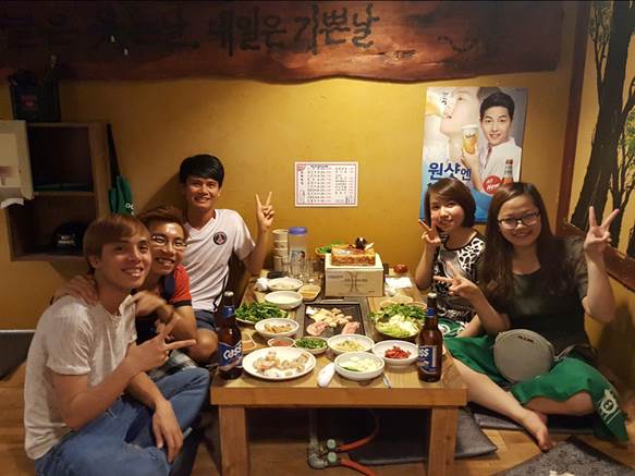Tự do tham dự những bữa tiệc sôi động cùng các sinh viên Hàn Quốc