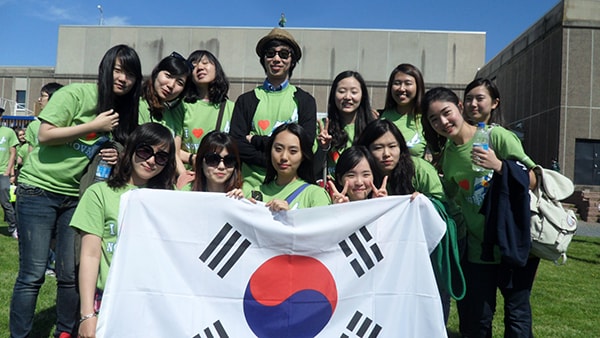 Học sinh Việt Nam đi học 2 năm du học Hàn Quốc