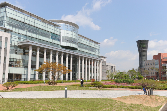Chi tiết Học Phí trường đại học quốc gia Incheon