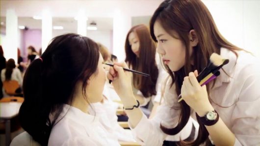 Đi du học nghề làm Make up tại Hàn Quốc