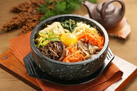 Vào bếp làm món cơm trộn Hàn Quốc chay bắt mắt lại vô cùng bổ dưỡng