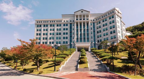 Trường Đại học Baekseok là một trong những trường Đại học trẻ và hiện đại tính đến thời điểm này của Hàn Quốc