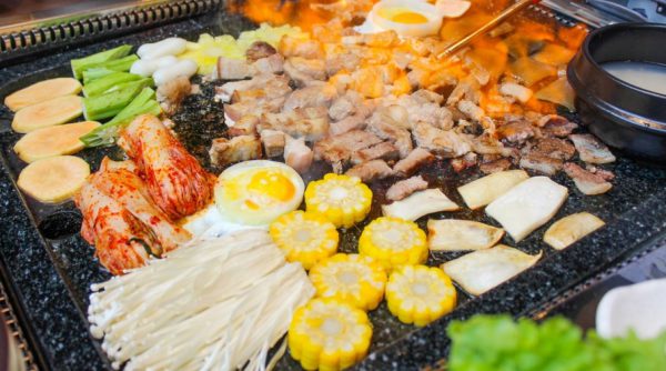 Vào mùa đông, các món ăn nóng chủ yếu là đồ nướng tại Hàn Quốc được lên ngôi