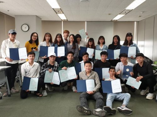 Học sinh của Knet trong ngày nhận được mã code visa
